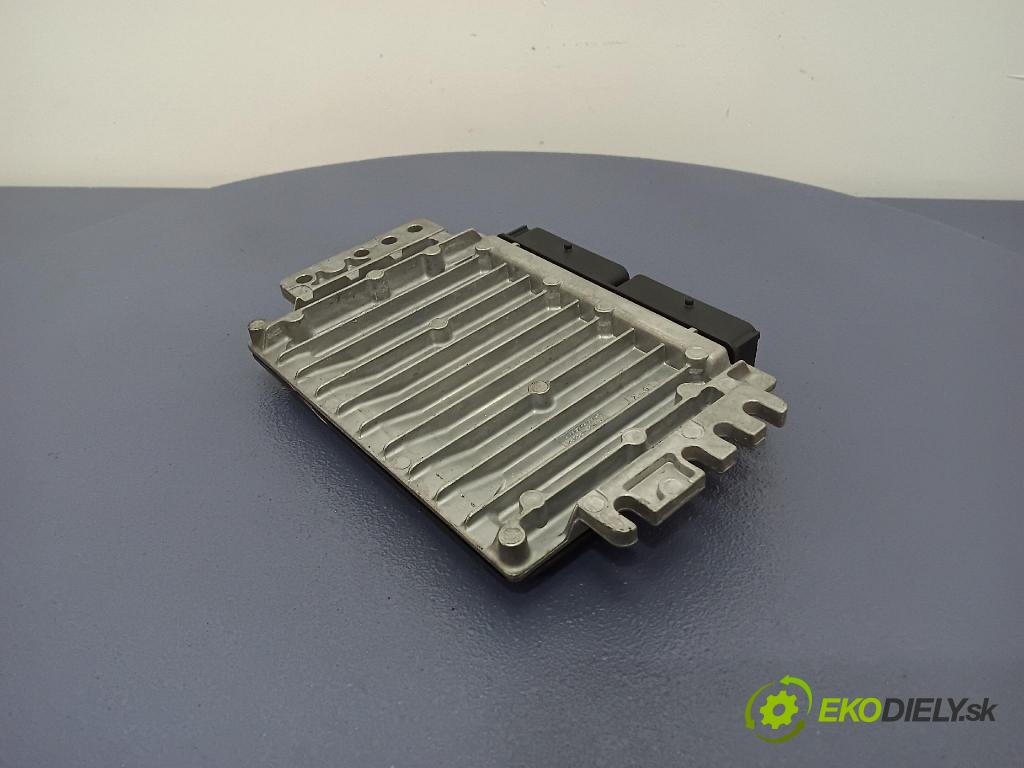 Volvo V40 2001 riadiaca jednotka Motor: P30614365