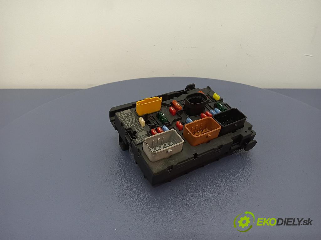 Peugeot 207 2009 skrinka Poistky: 9664055780