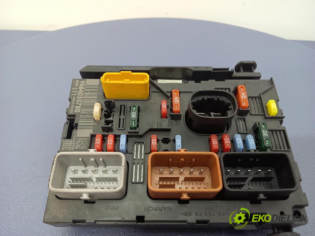 Peugeot 207 2009 skrinka Poistky: 9664055780