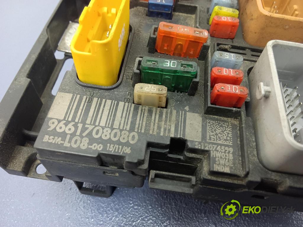 Citroen C4 picasso 2006 skříňka Pojistky 9661708080
