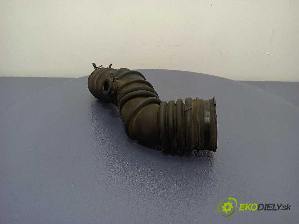 Toyota Avensis 2003 trubka Vzduch: 17881-0G011