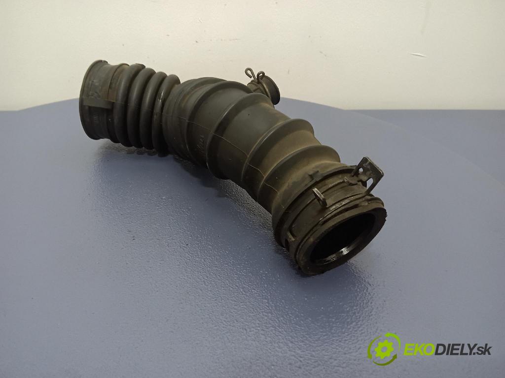 Toyota Avensis 2003 trubka Vzduch: 17881-0G011