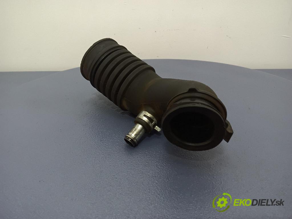 Toyota Avensis 2002 rúrka Vzduch: 17881-27040