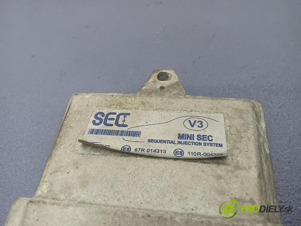 Skoda Roomster 2008 riadiaca jednotka 67R-014313