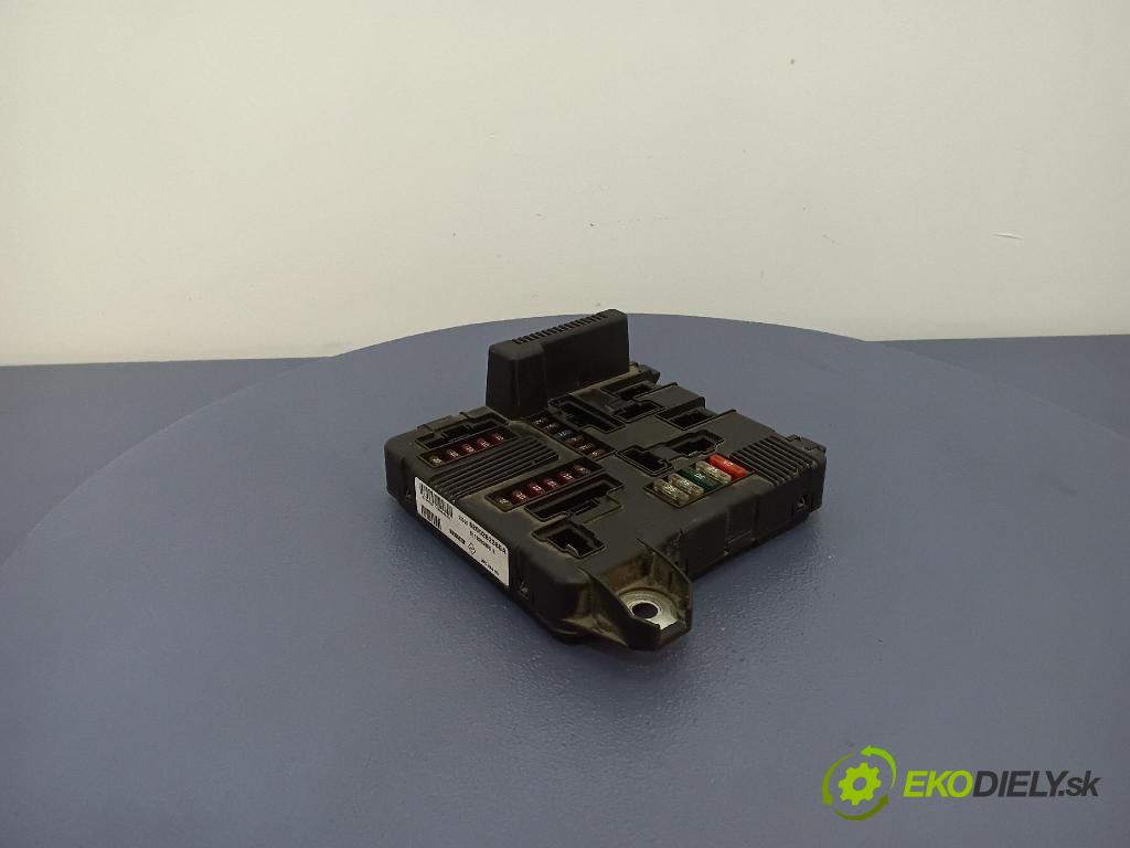 Renault Megane 2003 skrinka Poistky: 8200262385A