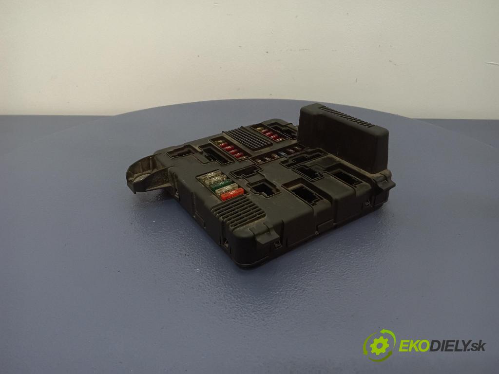 Renault Megane 2003 skrinka Poistky: 8200262385A