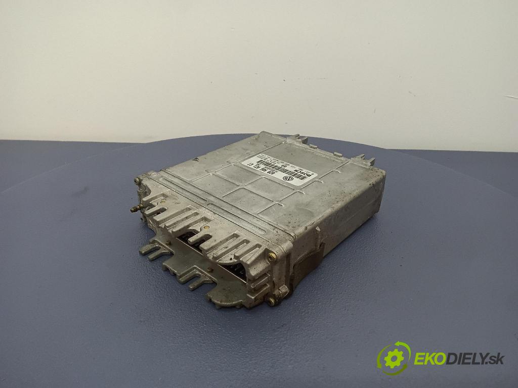 Volkswagen Sharan 1999 řídící jednotka Motor: 028906021GT