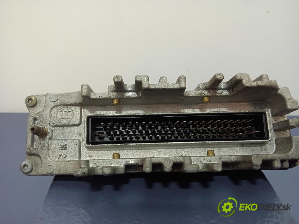 Volkswagen Sharan 1999 řídící jednotka Motor: 028906021GT