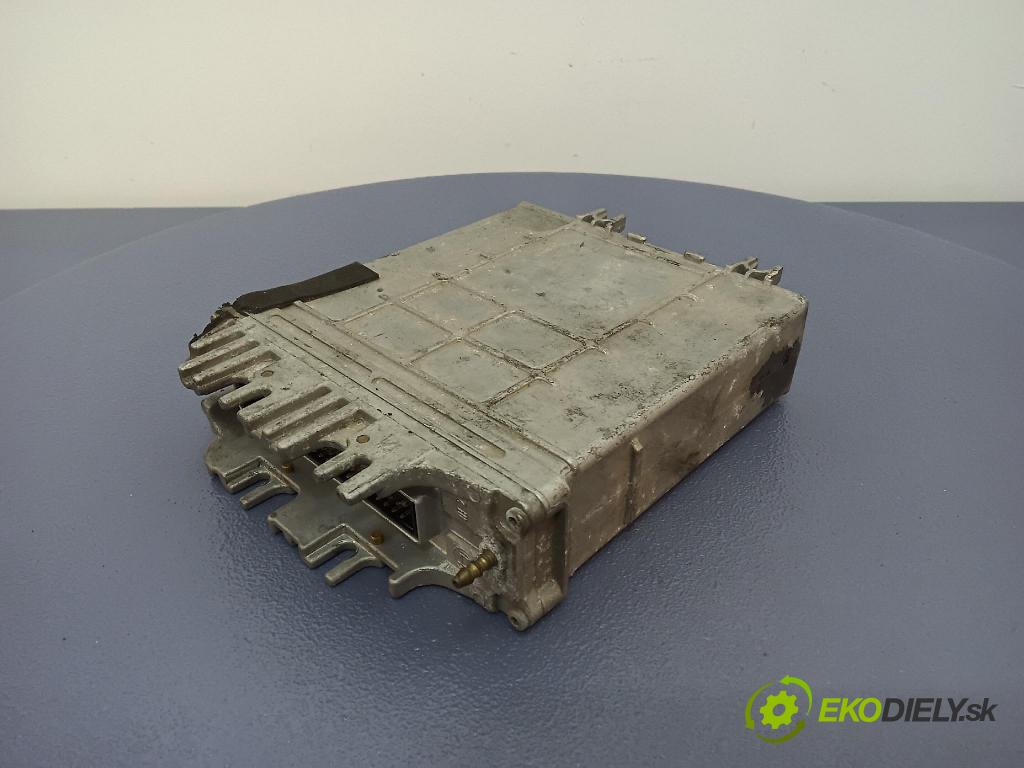 Volkswagen Sharan 1999 řídící jednotka Motor: 028906021GT