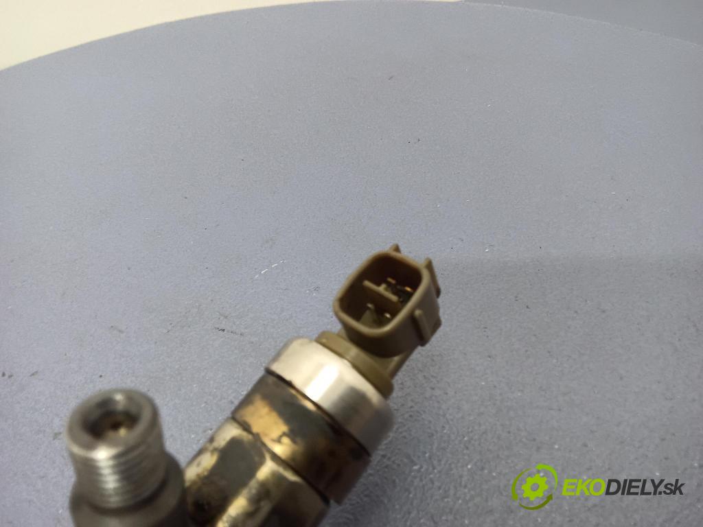 Toyota Avensis 2002 vstrek 23670-27030