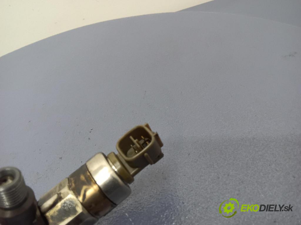 Toyota Avensis 2002 vstrek 23670-27030