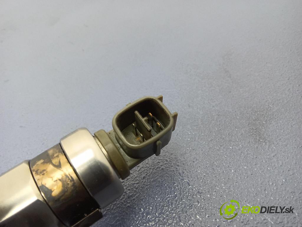 Toyota Avensis 2002 vstrek 23670-27030