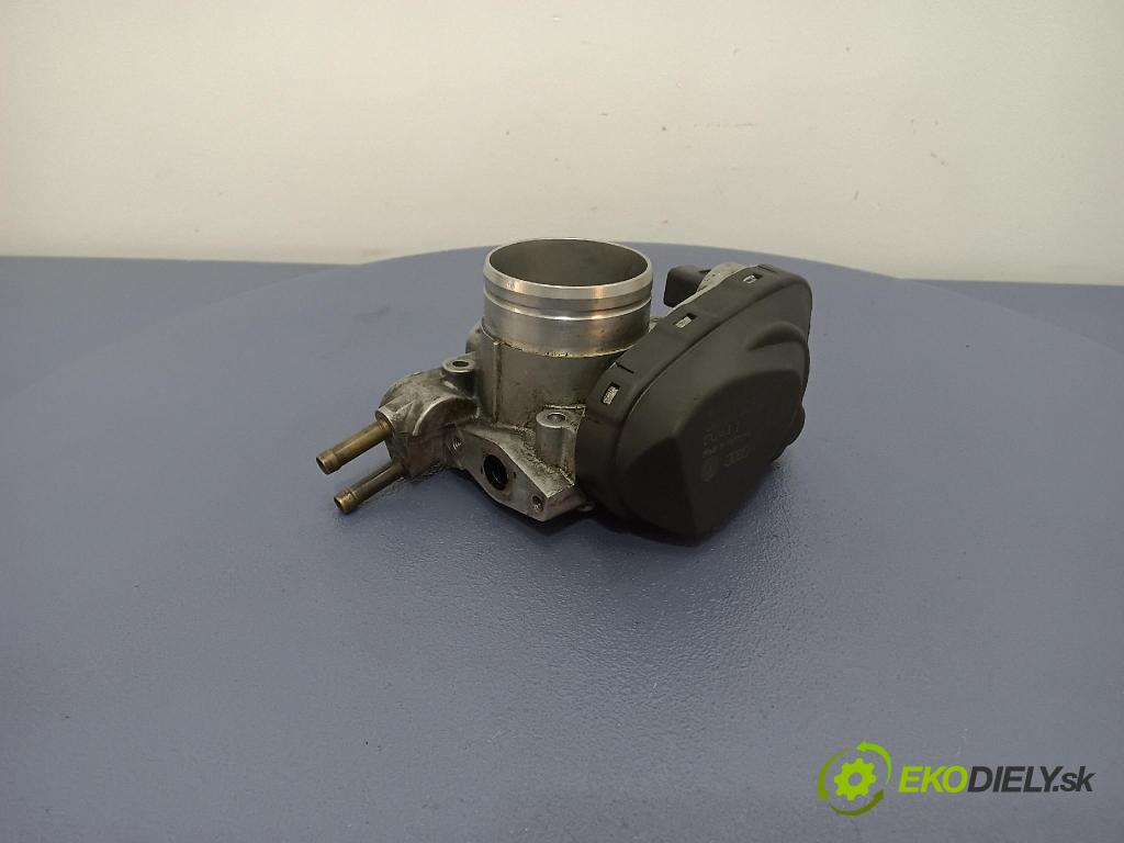 Audi A4 2001 klapka 06B133062D