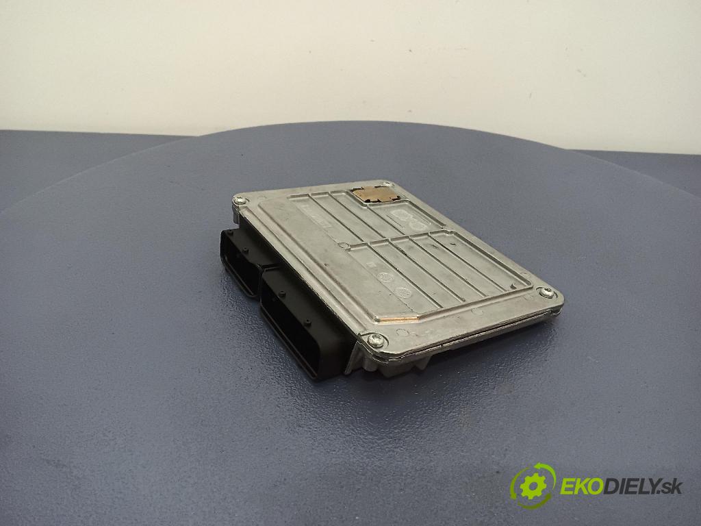 Audi A4 2001 riadiaca jednotka Motor: 8E0906018AF