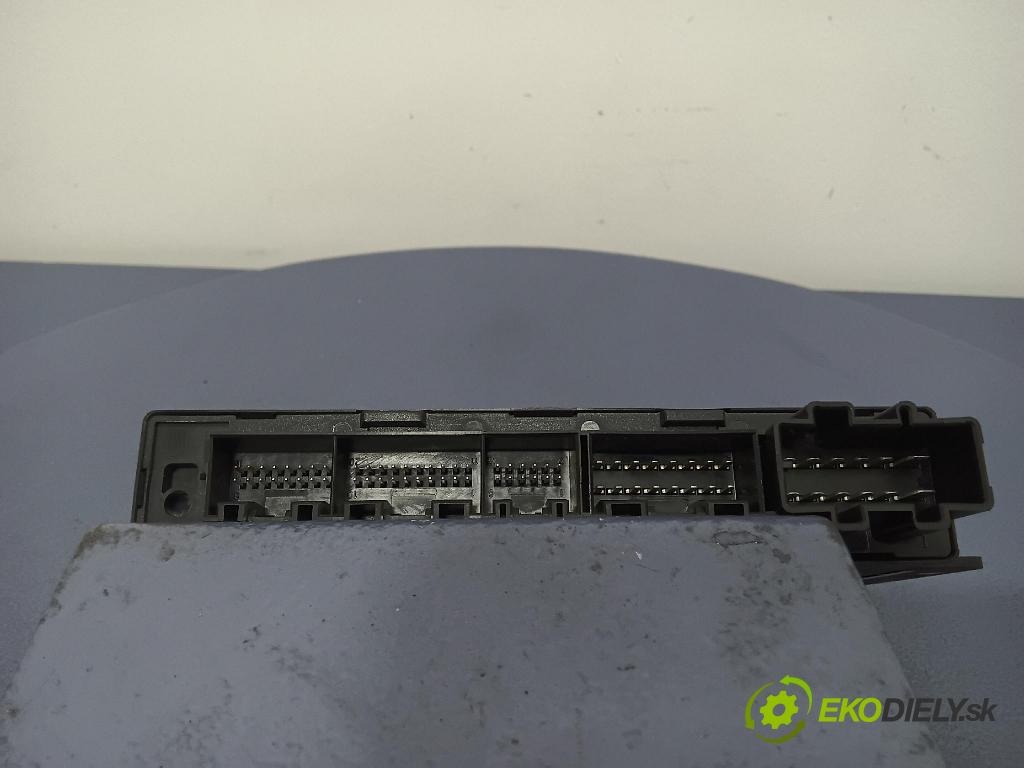 Audi A4 2001 riadiaca jednotka Komfortu 8E0959433AQ