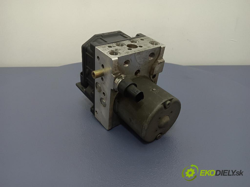 Audi A4 2001 čerpadlo ABS x 8E0614517
