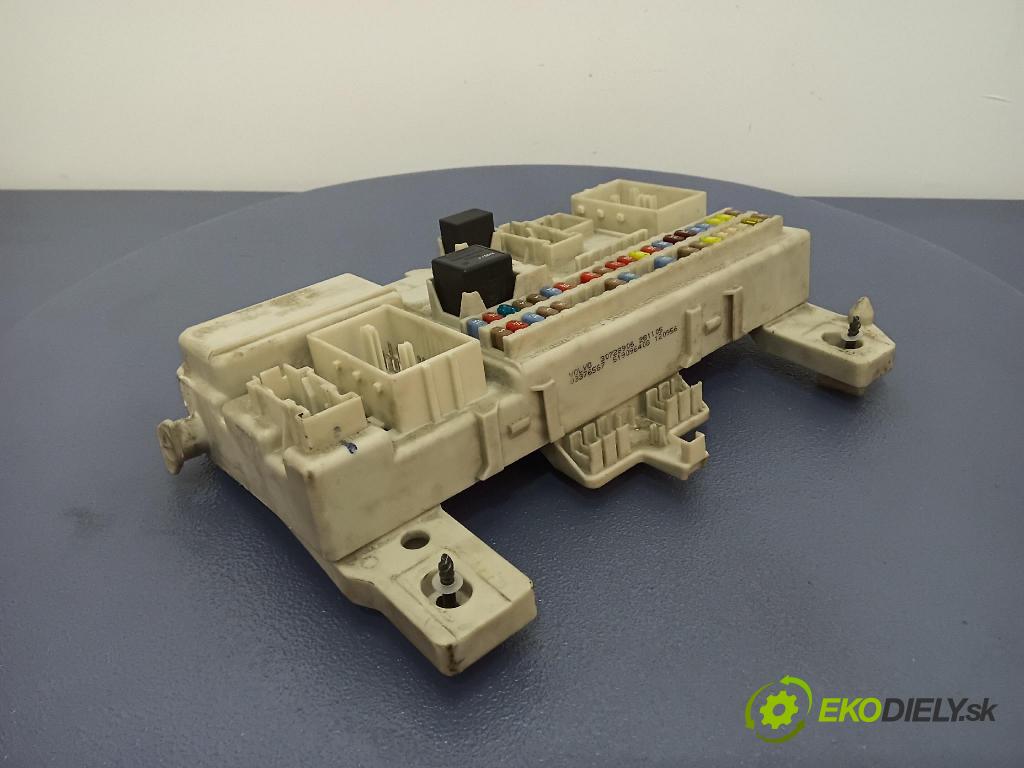 Volvo S40 2005 skrinka Poistky: 30728906