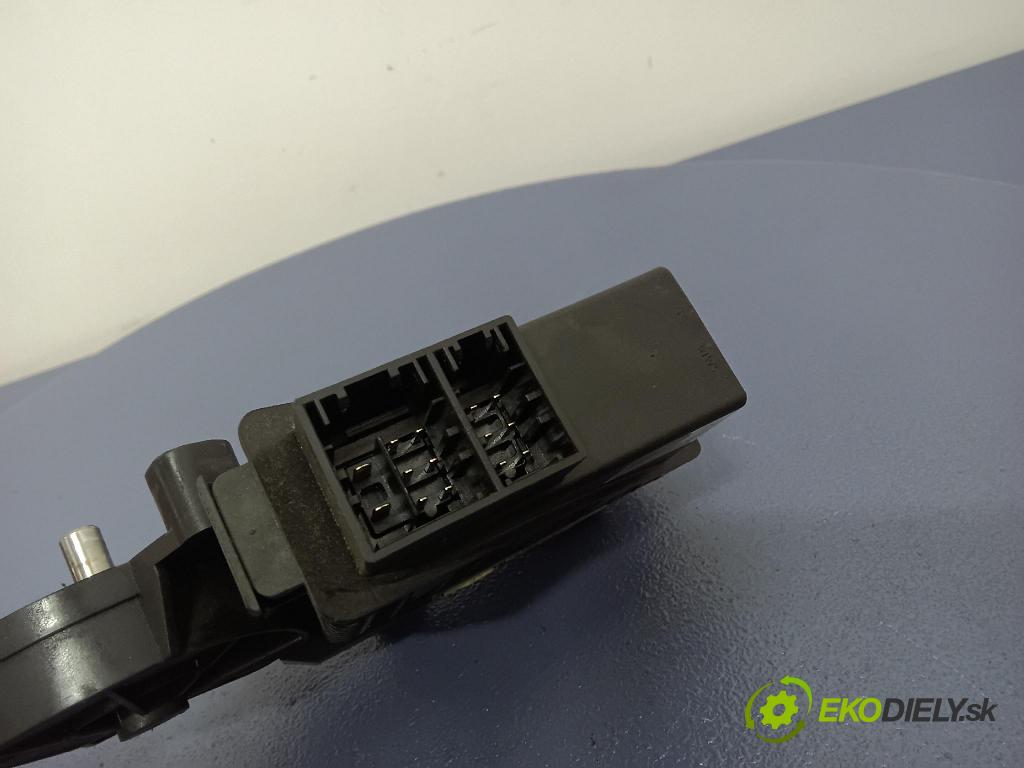 Skoda Fabia 2004 mechanismus stahování Sklenka: před Levý: 6Y2959802