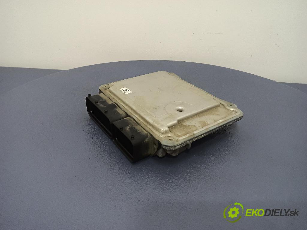 Vw Passat 2006 riadiaca jednotka Motor: 03G906021MS