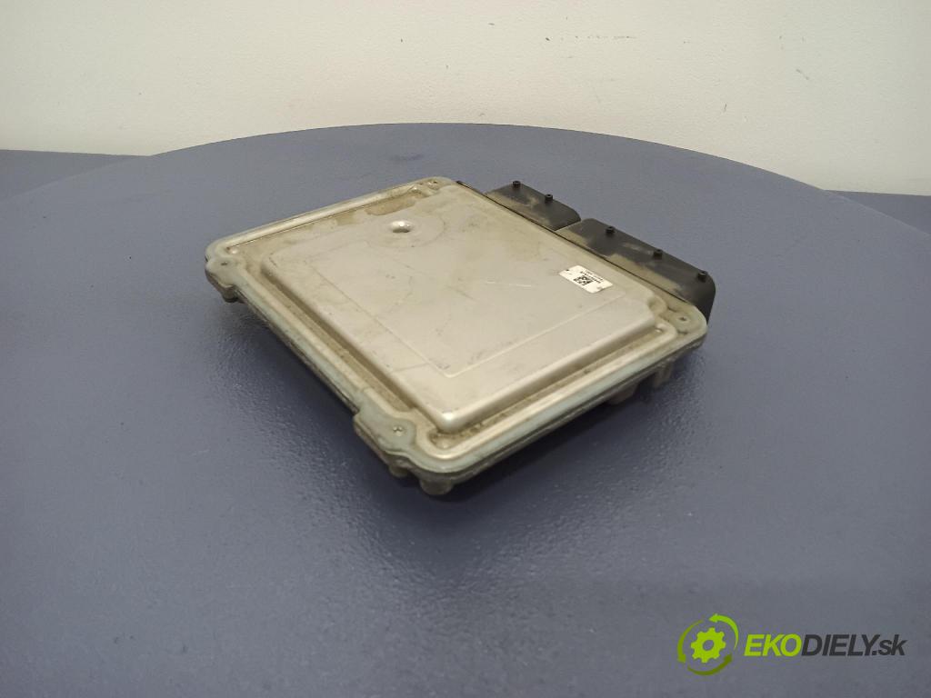 Vw Passat 2006 riadiaca jednotka Motor: 03G906021MS