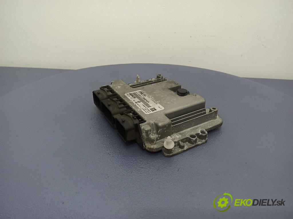 Ford Focus 2005 řídící jednotka Motor: 6M51-12A650-NA