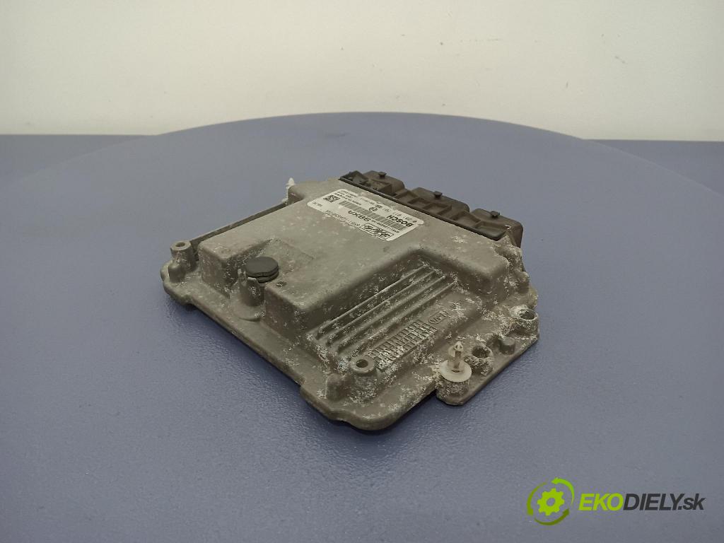 Ford Focus 2005 řídící jednotka Motor: 6M51-12A650-NA