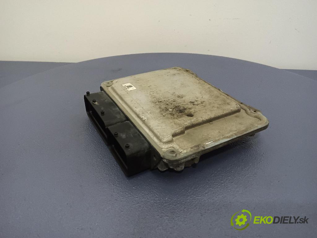 Vw Passat 2006 riadiaca jednotka Motor: 03G906021NG