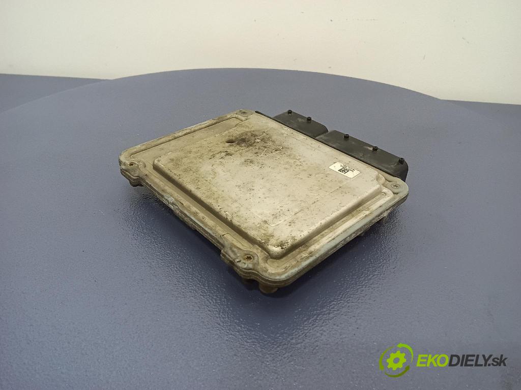 Vw Passat 2006 riadiaca jednotka Motor: 03G906021NG