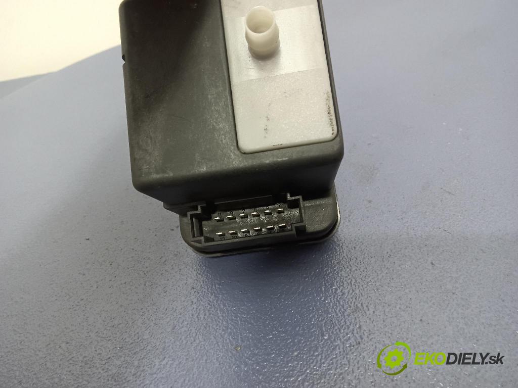 Volkswagen Passat 1994 pompa Centrálny: Zámok: 1H0962257E