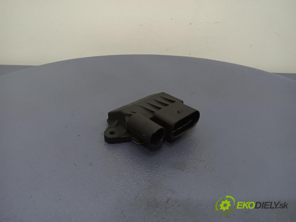 Mercedes 211 2005 relé Svíčky: 6429005801