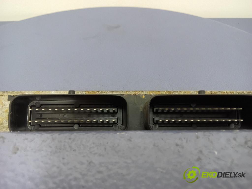 Chrysler Grand voyager 1998 řídící jednotka 67R-014289