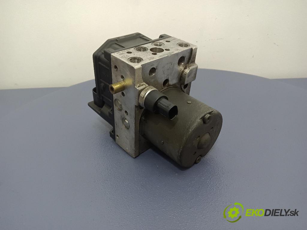 Audi A4 2002 čerpadlo ABS x 8E0614517