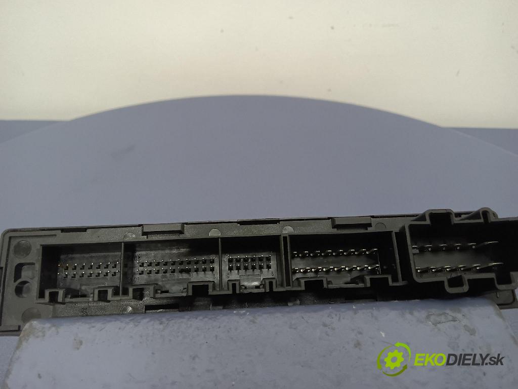 Audi A4 2002 riadiaca jednotka Komfortu 8E0959433AD