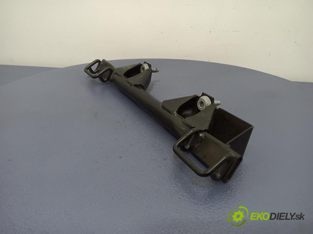 Audi A4 2002 Sedačka zadný 8E0813546A