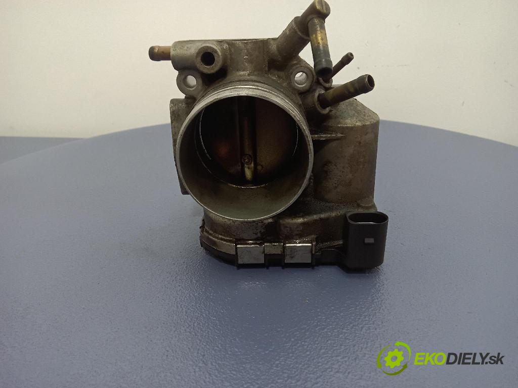 Audi A4 2002 klapka 06B133062H