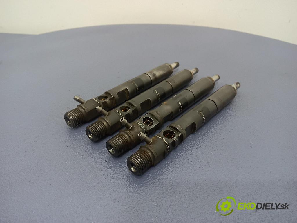 Ford Focus 2002 vstrek 2T1Q-9F593-AA