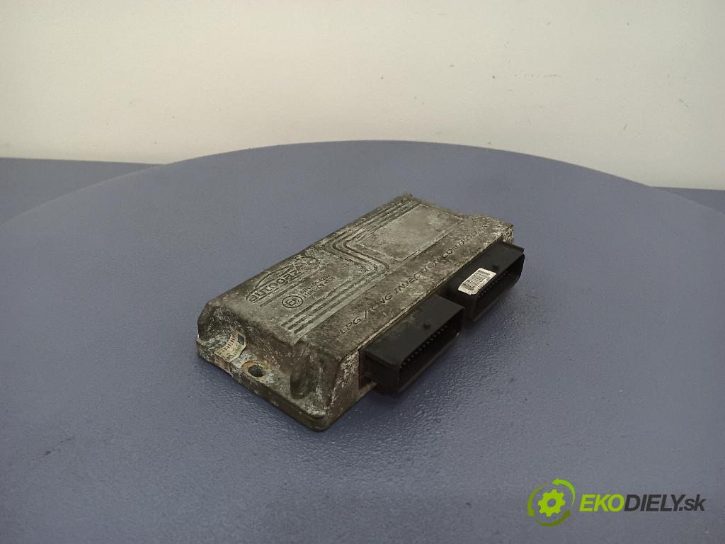 Volvo V50 2004 řídící jednotka 67R-014289