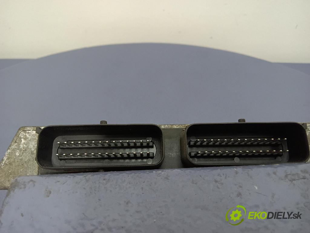 Volvo V50 2004 řídící jednotka 67R-014289