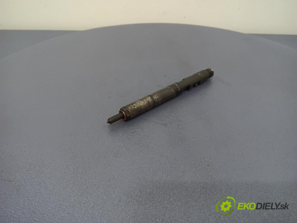 Kia Carnival 2005 vstrek 33800-4X500