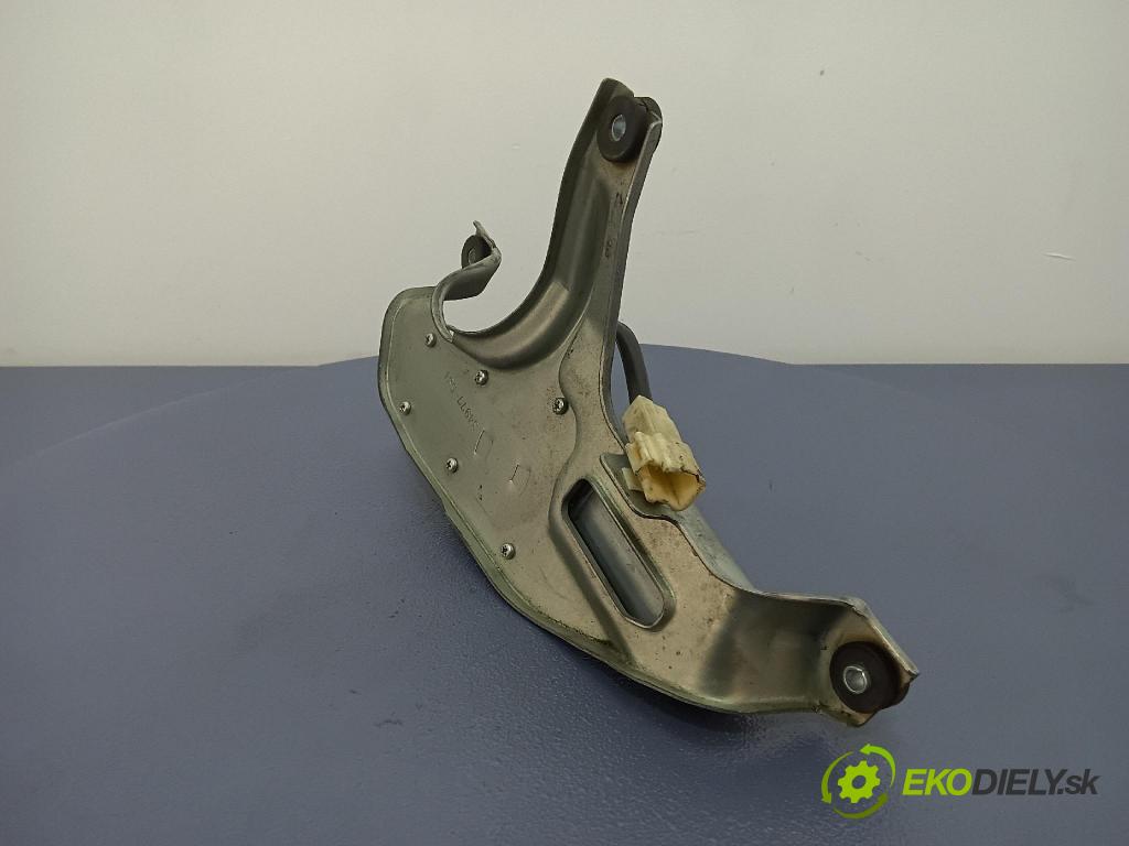 Mitsubishi Grandis 2005 motor: Stierače: zad 34977-581