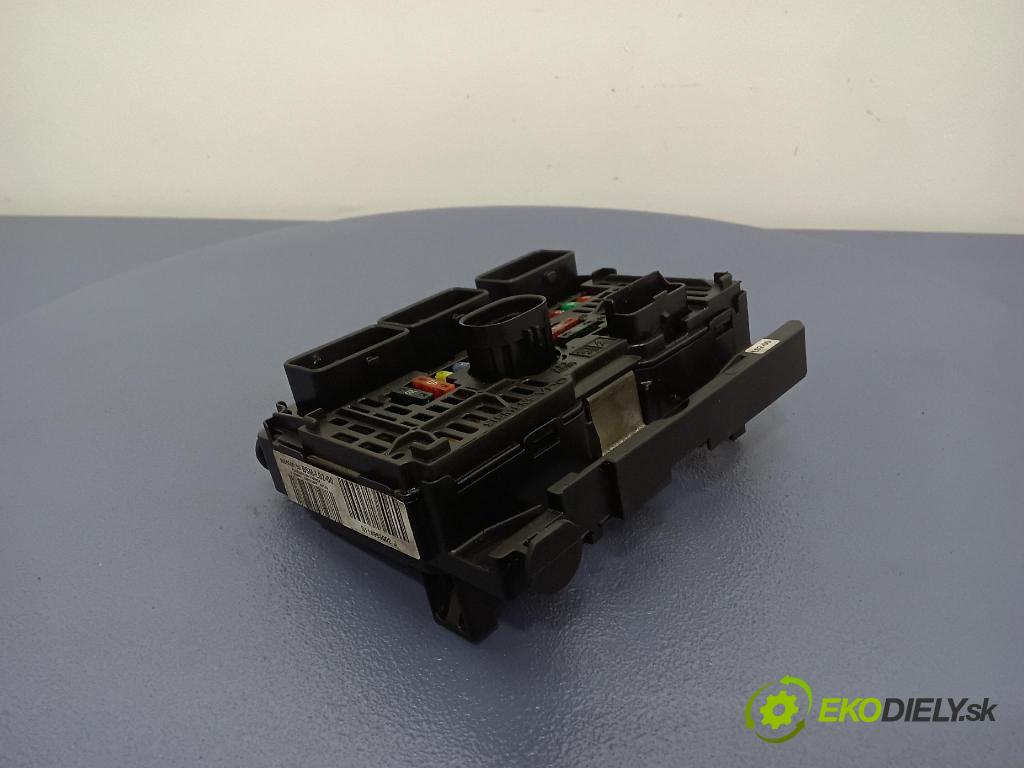 Peugeot 407 2006 skrinka Poistky: 9656086180