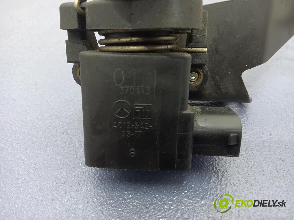 Mercedes-benz E 320 cdi 2001 pedal Plyn: A012-542-33-17