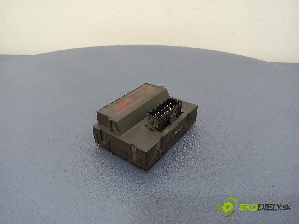 Opel Astra 2006 řídící jednotka 52400525