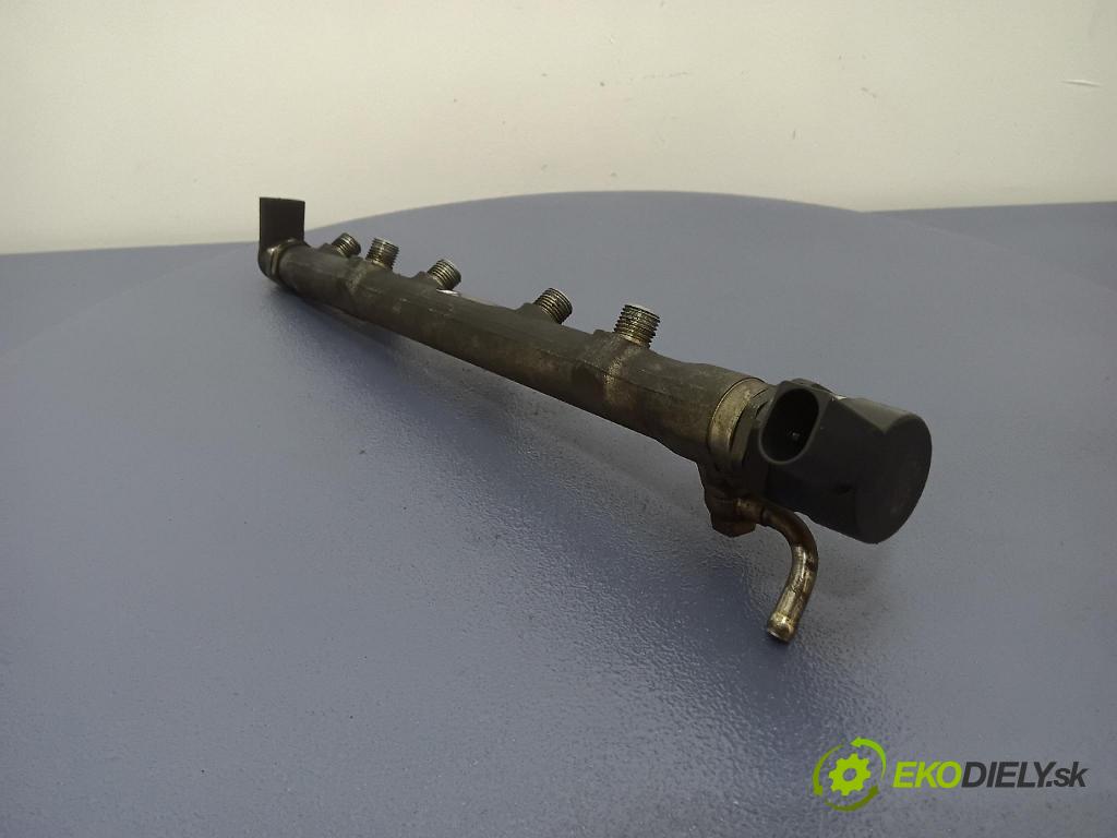 Bmw 320 2002 lišta Zásobování 7787164