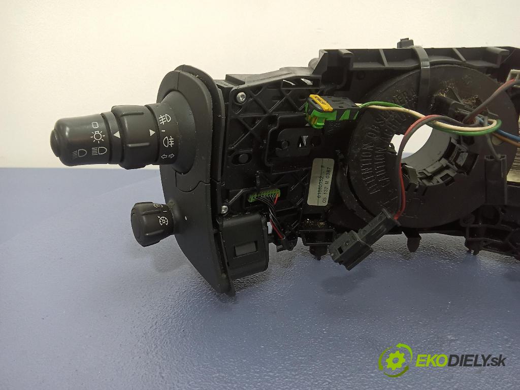 Renault Megane scenic 2005 prepínač Komplex: 8200127728