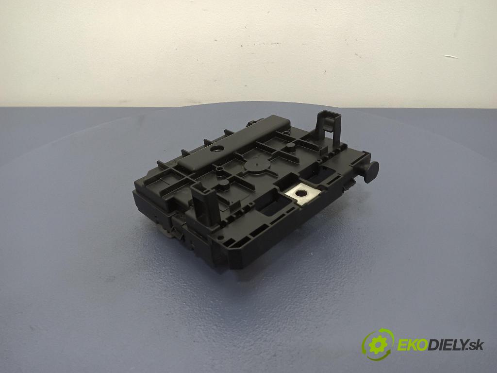 Peugeot 307 2006 skrinka Poistky: 9659742080