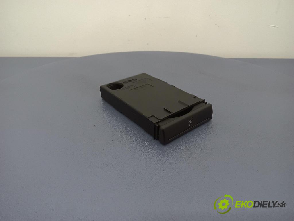 Audi A4 2000 kastlík 8D0862534A