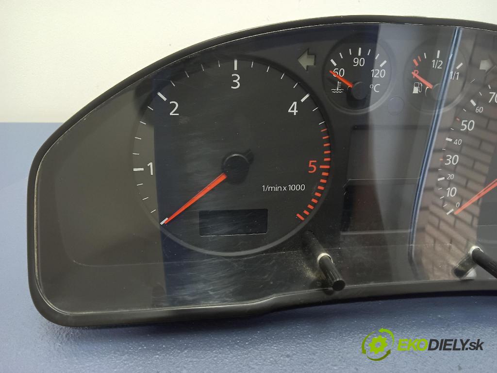 Audi A4 2000 prístrojovka/ budíky 8D0920900M