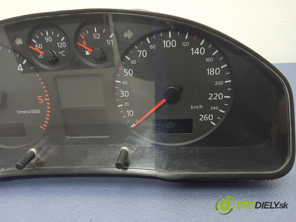 Audi A4 2000 prístrojovka/ budíky 8D0920900M