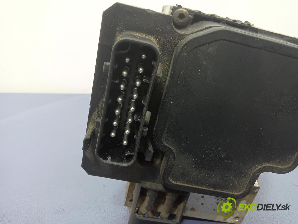 Volkswagen Passat 2000 čerpadlo ABS x 8E0614111T